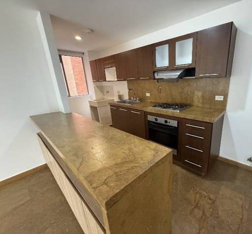 Apartamento de 2 alcobas en arriendo en Loma Del Escobero, Envigado, 84 m² · foto 18 de 24