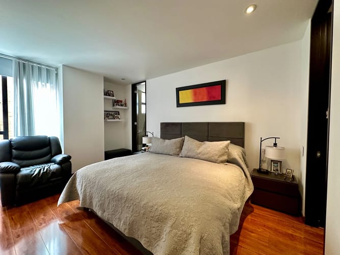 Apartamento de 3 alcobas en venta en Colina Campestre, Bogotá, 129 m² · foto 5 de 16