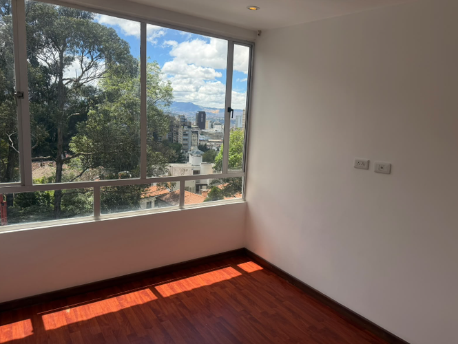 Apartamento de 3 alcobas en venta en La Macarena, Bogotá, 71 m² · foto 12 de 20