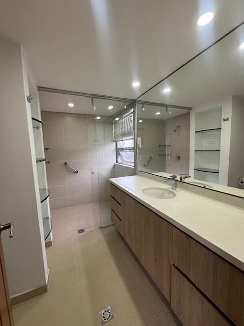 Apartamento de 4 alcobas en venta en Manila, Medellín, 235 m² · foto 18 de 24