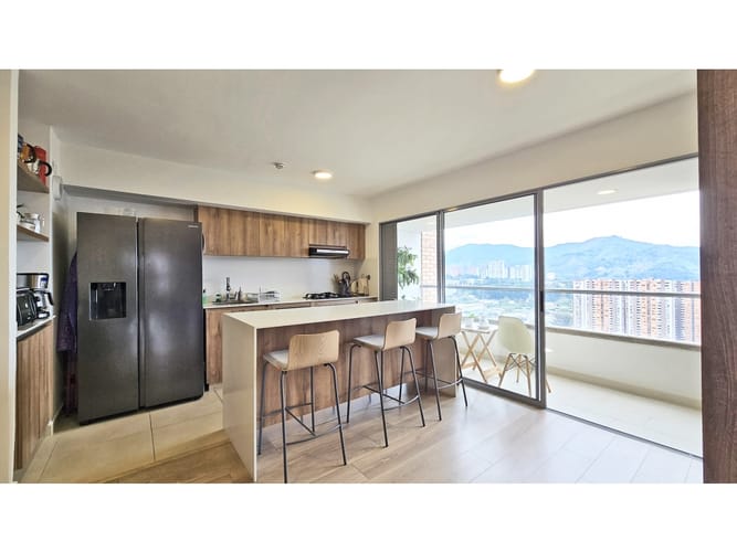 Apartamento de 2 alcobas en venta en Cañaveralejo, Sabaneta, 77 m² · foto 2 de 18