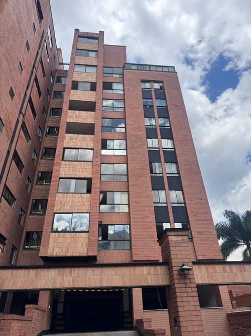 Apartamento de 2 alcobas en arriendo en Los Balsos, Medellín, 183 m² · foto 5 de 14
