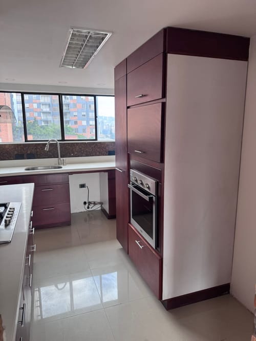 Apartamento de 2 alcobas en arriendo en Los Balsos, Medellín, 183 m² · foto 6 de 14