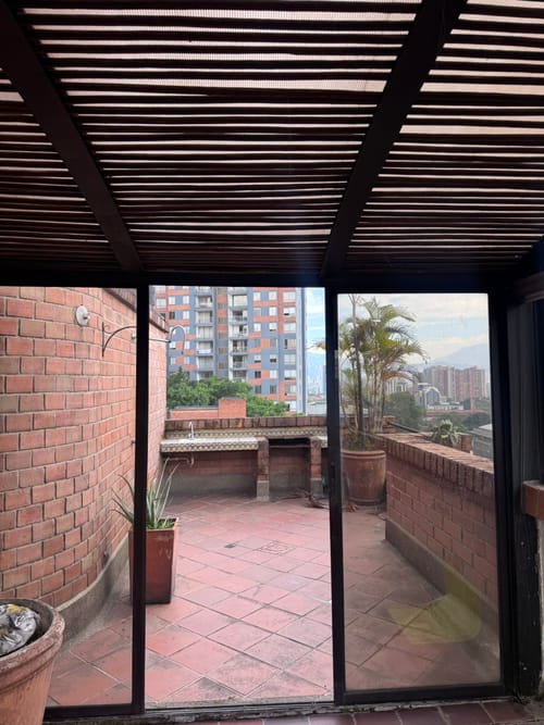 Apartamento de 2 alcobas en arriendo en Los Balsos, Medellín, 183 m² · foto 13 de 14