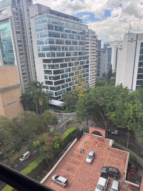 Apartamento de 2 alcobas en arriendo en Los Balsos, Medellín, 183 m² · foto 14 de 14