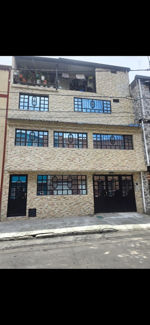 Apartamento de 2 alcobas en arriendo en Modelo Sur, Bogotá, 80 m² · foto 2 de 18