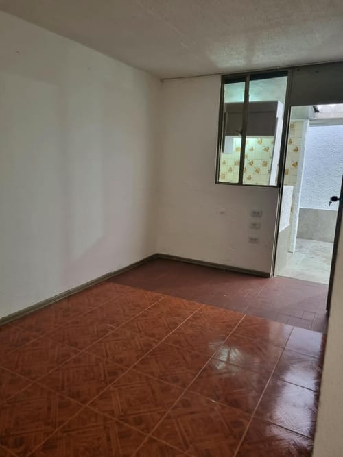 Apartamento de 2 alcobas en arriendo en Molinos Del Sur, Bogotá, 45 m² · foto 7 de 12