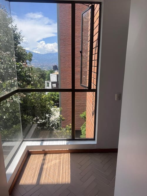 Apartamento de 1 alcoba en arriendo en La Florida, Medellín, 48 m² · foto 2 de 12