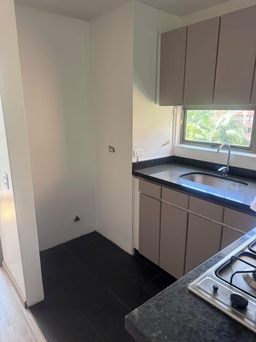 Apartamento de 1 alcoba en arriendo en La Florida, Medellín, 48 m² · foto 3 de 12
