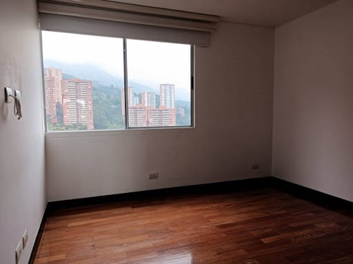 Apartamento de 3 alcobas en arriendo en La Calera, Medellín, 227 m² · foto 10 de 21