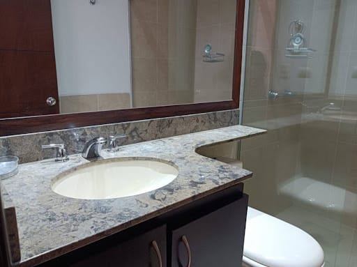 Apartamento de 3 alcobas en arriendo en La Calera, Medellín, 227 m² · foto 15 de 21