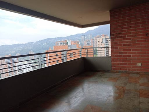 Apartamento de 3 alcobas en arriendo en La Calera, Medellín, 227 m² · foto 21 de 21