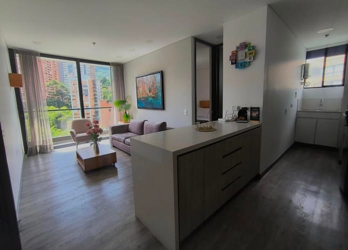 Apartamento de 2 alcobas en venta en Los Balsos, Medellín, 62 m² · foto 2 de 9