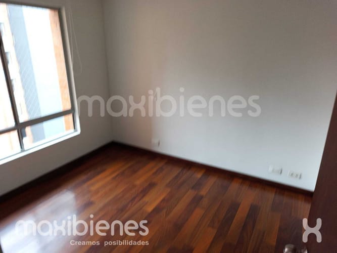 Apartaestudio en arriendo en Loma De Los Bernal, Medellín, 38 m² · foto 2 de 12