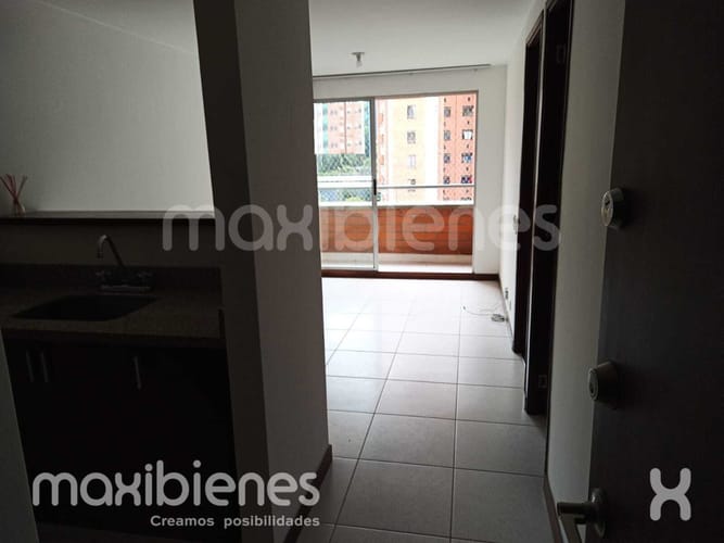 Apartaestudio en arriendo en Loma De Los Bernal, Medellín, 38 m² · foto 8 de 12