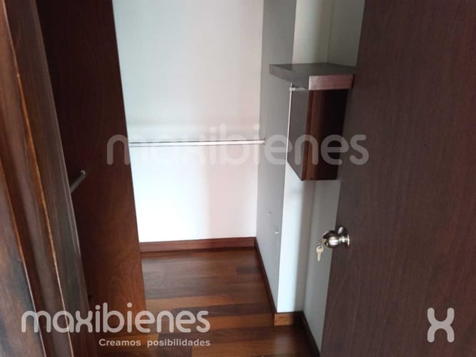 Apartaestudio en arriendo en Loma De Los Bernal, Medellín, 38 m² · foto 9 de 12