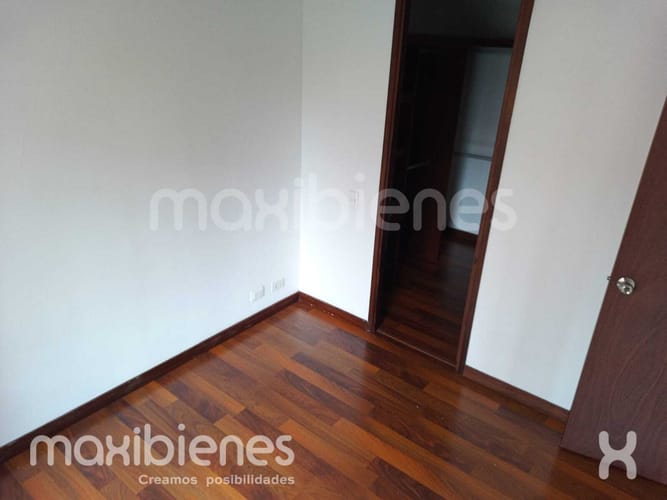 Apartaestudio en arriendo en Loma De Los Bernal, Medellín, 38 m² · foto 11 de 12