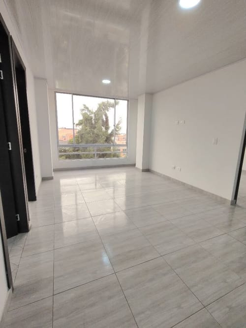 Apartamento de 3 alcobas en venta en Kennedy Central, Bogotá, 78 m² · foto 2 de 10