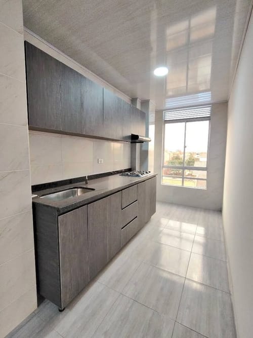 Apartamento de 3 alcobas en venta en Kennedy Central, Bogotá, 78 m² · foto 3 de 10