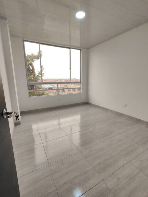 Apartamento de 3 alcobas en venta en Kennedy Central, Bogotá, 78 m² · foto 6 de 10
