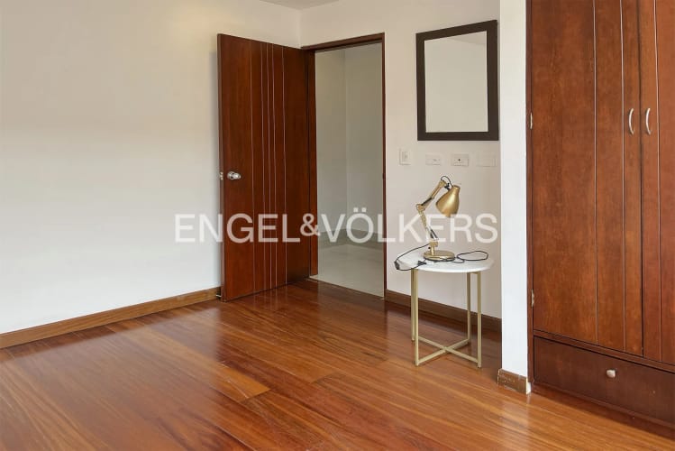 Apartamento de 3 alcobas en arriendo en Chicó Navarra, Bogotá, 128 m² · foto 14 de 16