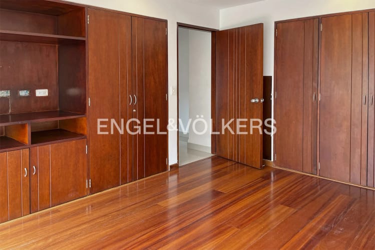 Apartamento de 3 alcobas en arriendo en Chicó Navarra, Bogotá, 128 m² · foto 12 de 16