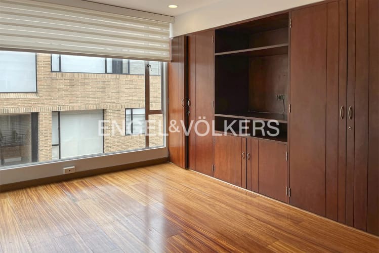 Apartamento de 3 alcobas en arriendo en Chicó Navarra, Bogotá, 128 m² · foto 11 de 16