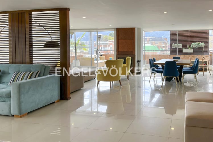 Apartamento de 3 alcobas en arriendo en Chicó Navarra, Bogotá, 128 m² · foto 3 de 16