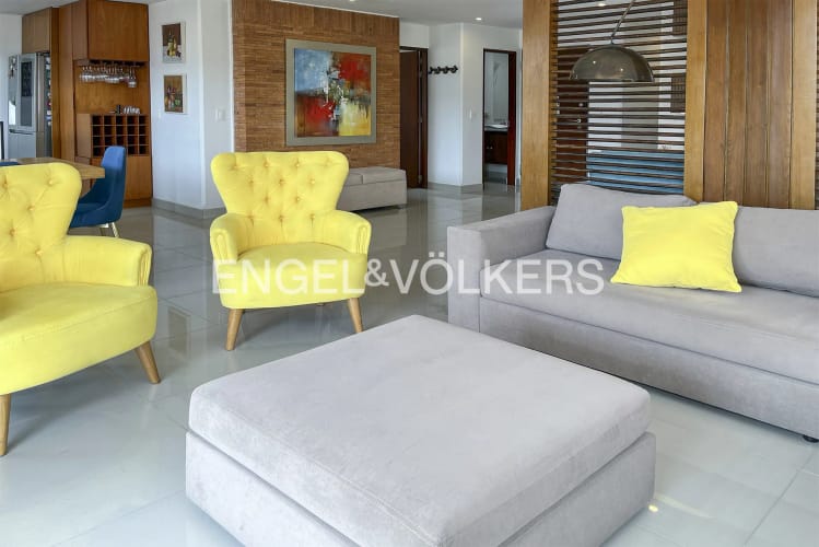 Apartamento de 3 alcobas en arriendo en Chicó Navarra, Bogotá, 128 m² · foto 2 de 16