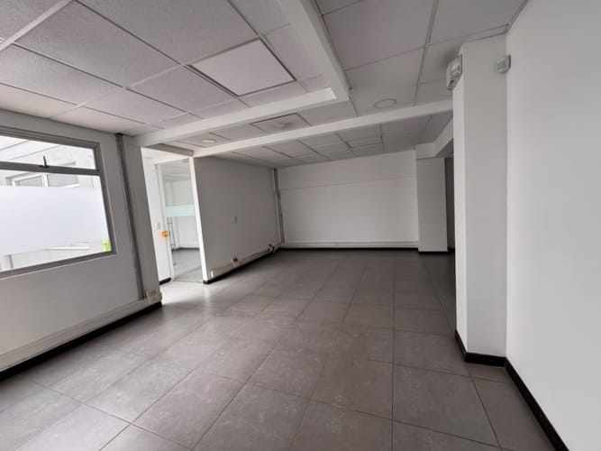 Casa de 10 alcobas en arriendo en El Lago, Bogotá, 350 m² · foto 2 de 24