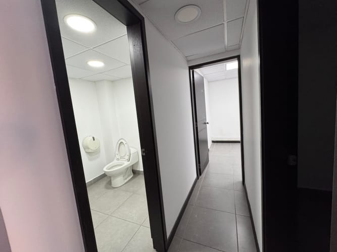 Casa de 10 alcobas en arriendo en El Lago, Bogotá, 350 m² · foto 10 de 24