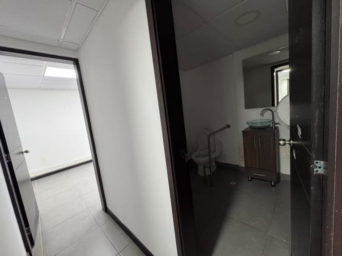 Casa de 10 alcobas en arriendo en El Lago, Bogotá, 350 m² · foto 12 de 24