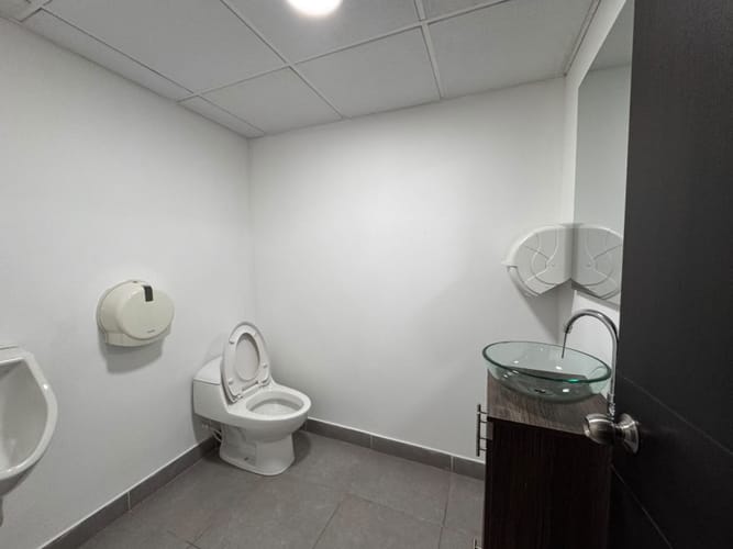 Casa de 10 alcobas en arriendo en El Lago, Bogotá, 350 m² · foto 22 de 24