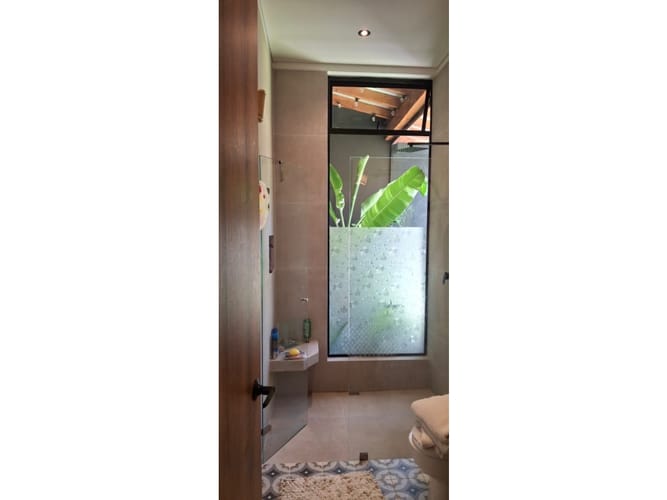 Casa de 3 alcobas en arriendo en El Castillo, Medellín, 200 m² · foto 11 de 16