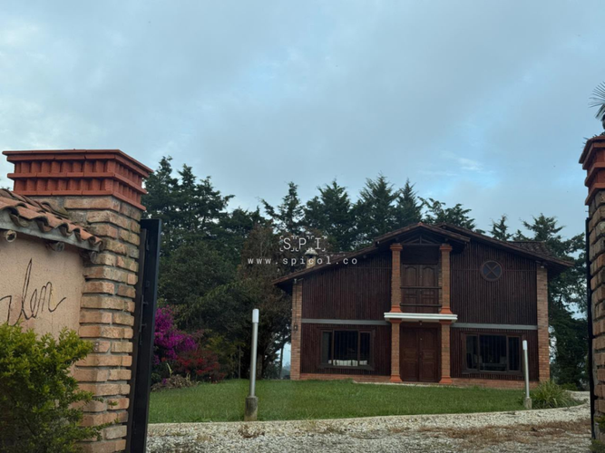 Casa de 3 alcobas en arriendo en Llano Grande, Rionegro, 230 m² · foto 5 de 17
