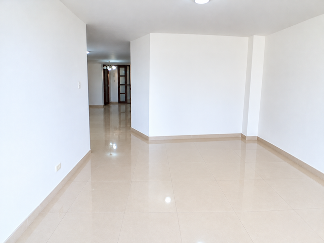 Apartamento de 3 alcobas en venta en Cr. Jardines De Tivoli, Barranquilla, 122 m² · foto 3 de 20