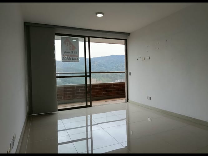 Apartamento de 3 alcobas en arriendo en Las Lomitas, Sabaneta, 80 m² · foto 6 de 19