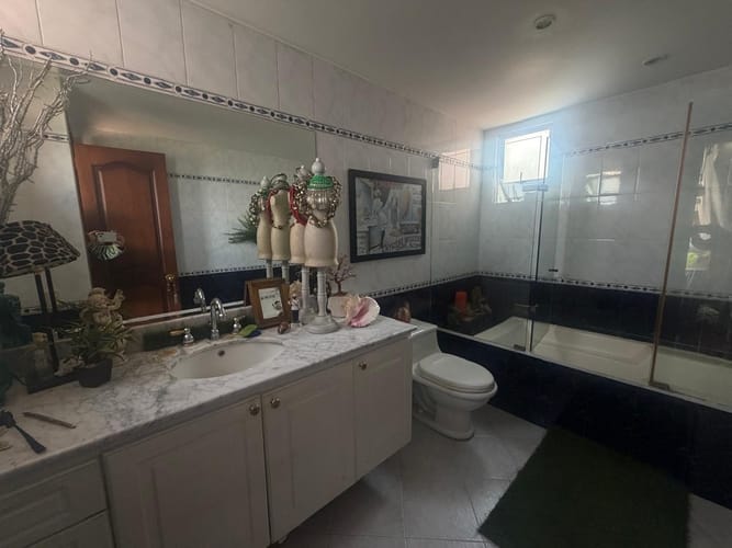Apartamento de 4 alcobas en venta en El Tesoro, Medellín, 350 m² · foto 20 de 23