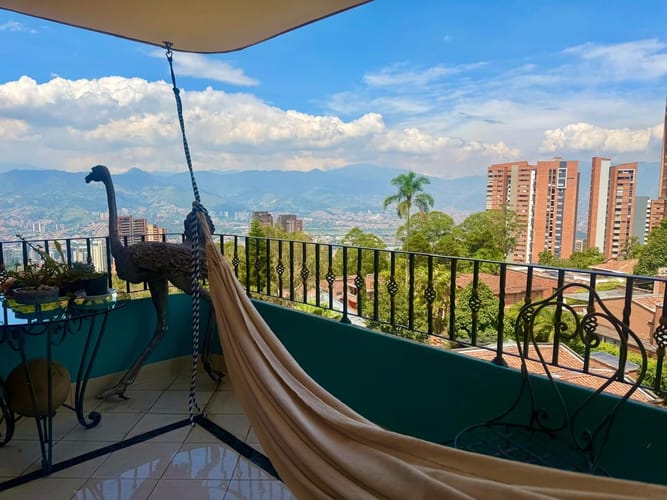 Apartamento de 4 alcobas en venta en El Tesoro, Medellín, 350 m² · foto 3 de 23