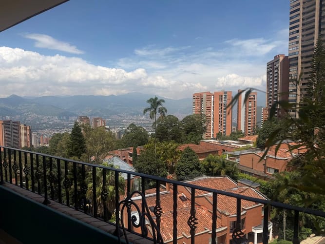 Apartamento de 4 alcobas en venta en El Tesoro, Medellín, 350 m² · foto 16 de 23