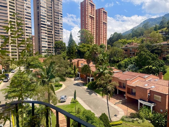 Apartamento de 4 alcobas en venta en El Tesoro, Medellín, 350 m² · foto 4 de 23