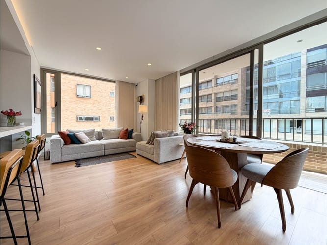 Apartamento de 2 alcobas en venta en Chico Norte, Bogotá, 106 m² · foto 3 de 24