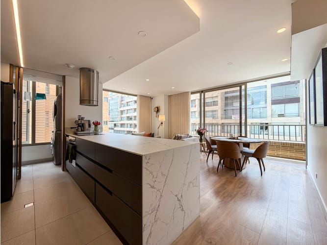 Apartamento de 2 alcobas en venta en Chico Norte, Bogotá, 106 m² · foto 5 de 24