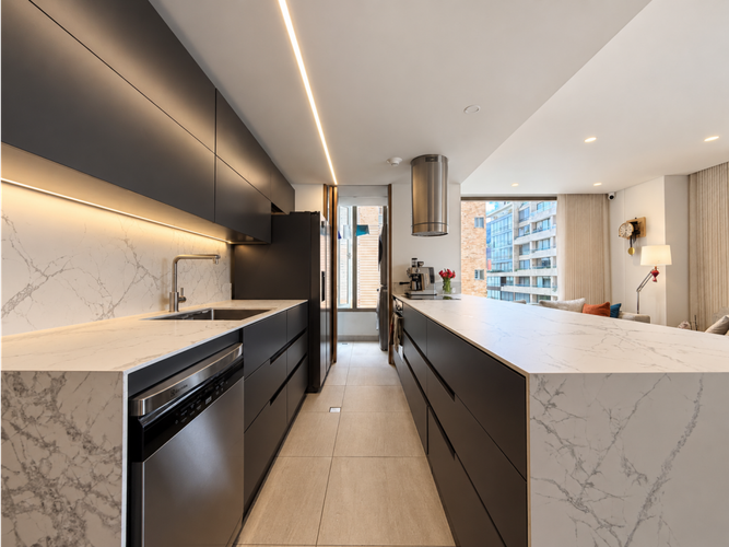 Apartamento de 2 alcobas en venta en Chico Norte, Bogotá, 106 m² · foto 6 de 24