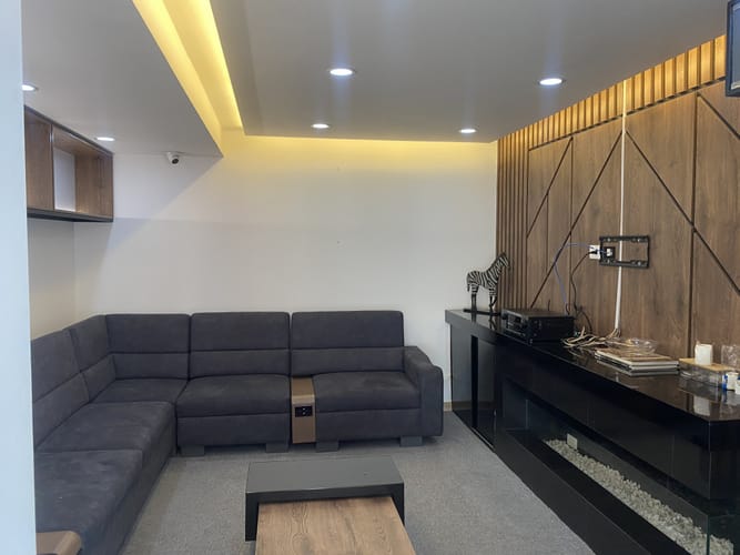 Casa de 8 alcobas en arriendo en La Castellana, Bogotá, 440 m² · foto 5 de 14