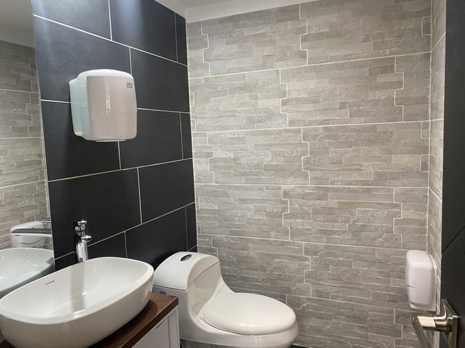 Casa de 8 alcobas en arriendo en La Castellana, Bogotá, 440 m² · foto 6 de 14