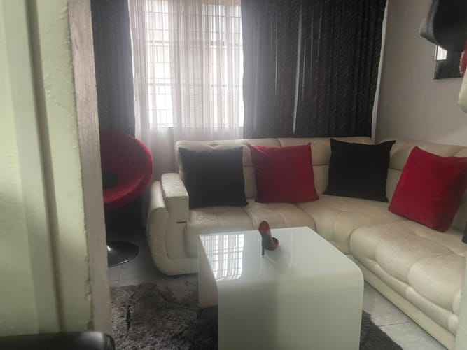 Casa de 7 alcobas en venta en Libertador, Bogotá, 230 m² · foto 10 de 24