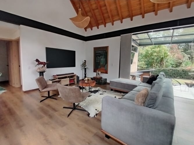 Casa de 4 alcobas en venta en Pantanillo, El Retiro, 410 m² · foto 2 de 24