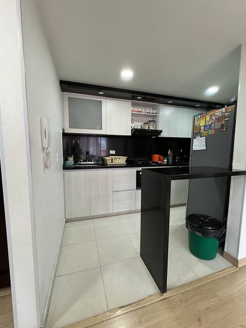 Apartamento de 3 alcobas en venta en El Refugio, Bogotá, 68 m² · foto 3 de 14