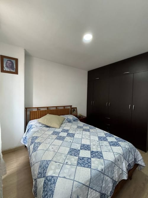 Apartamento de 3 alcobas en venta en El Refugio, Bogotá, 68 m² · foto 6 de 14